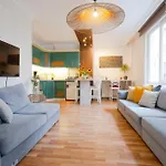 No4 Luxury Comfort Art Design House