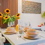 No4 Luxury Comfort Art Design House Апартаменты